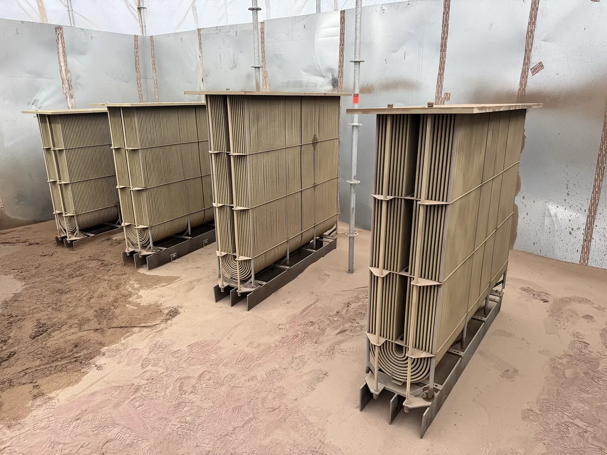 Sandblasted box coolers for MV Connector